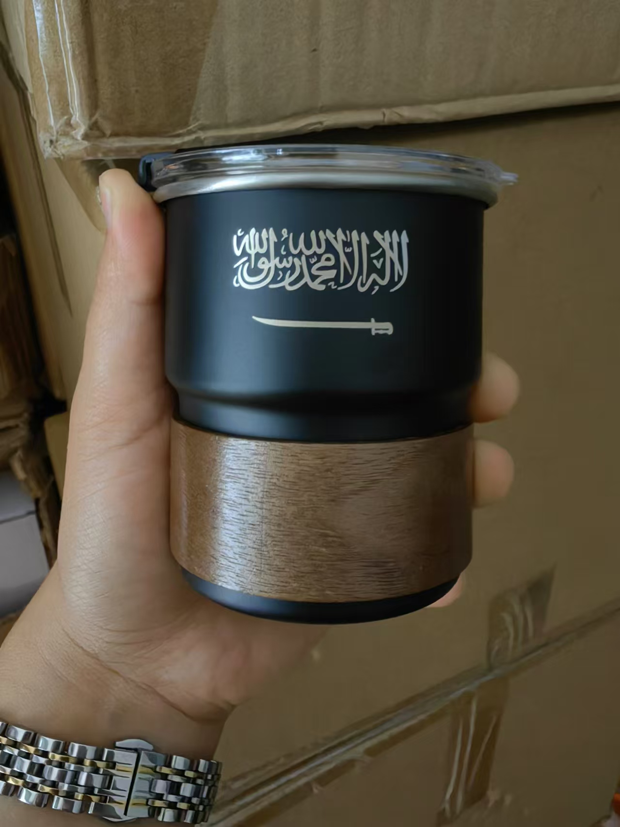 Outdoor Camping Direct - サウジアラビアの国旗ロゴステンレス鋼カップビールジョッキ蓋付き木製 300 ミリリットル屋外キャンプコーヒーマグ