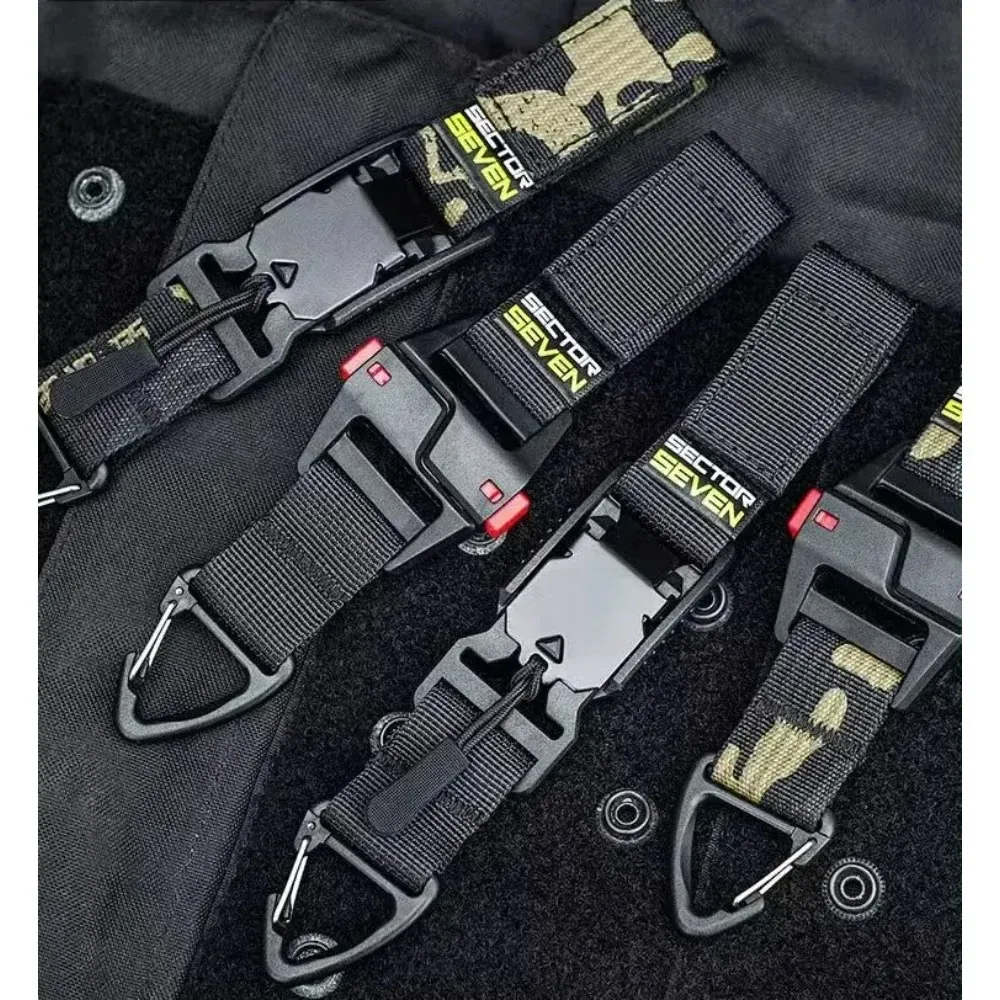 Outdoor Camping Essential Gear - 多目的三角形クイックリリースバックルシングルクイックハンギングフックアウトドアキャンプギアベルトアクセサリーポータブルサバイバルキーチェーン